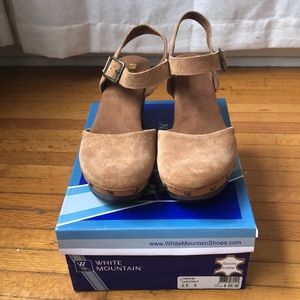 White Mountain clogs